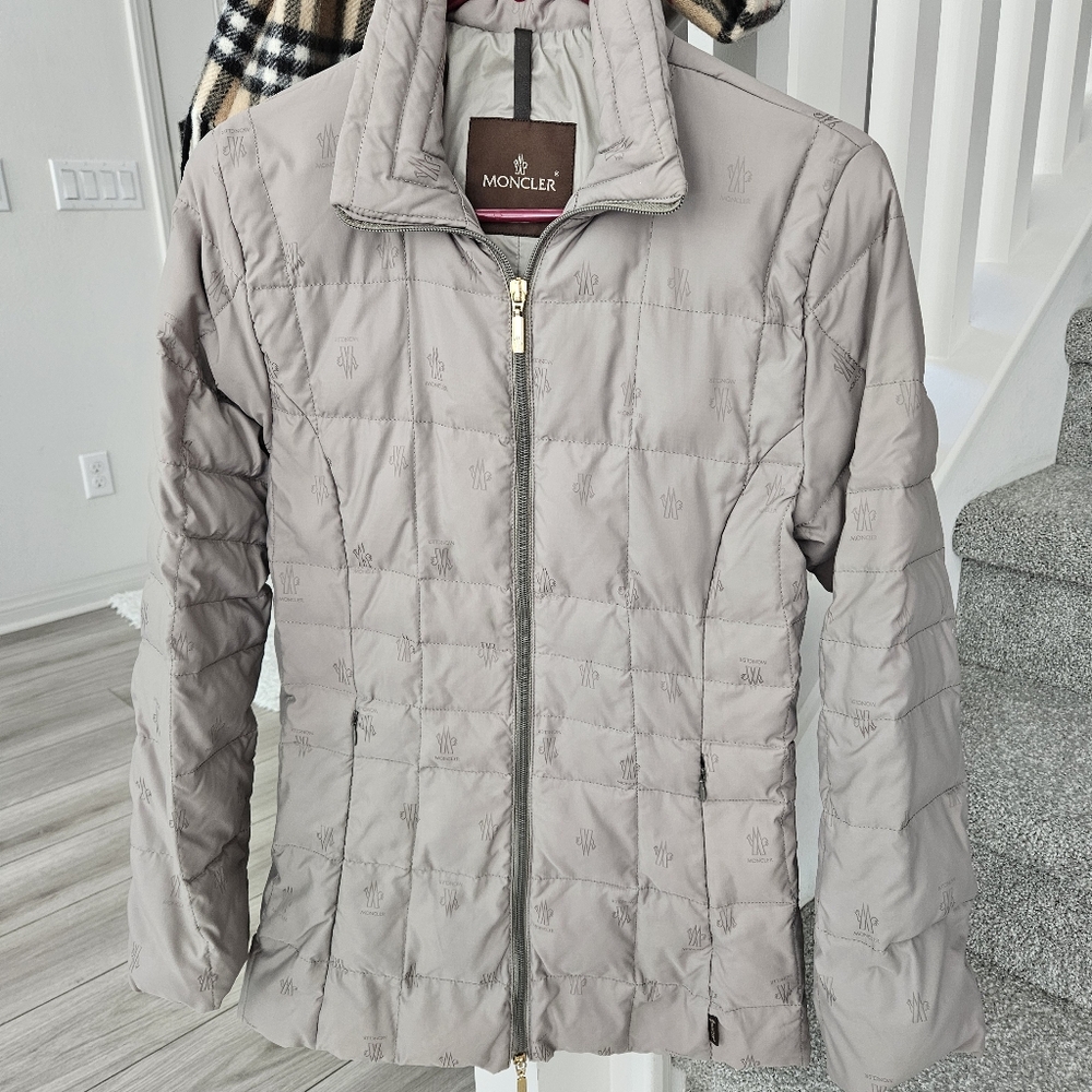 Moncler jacket size 0-small